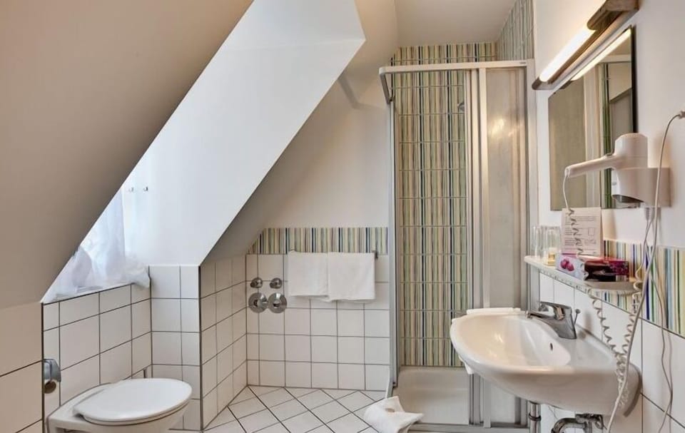 Double Room | Premium bedding, desk, laptop workspace, blackout drapes