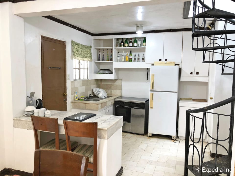 Townhome | Private kitchenette