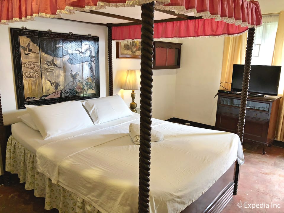 Executive Single Room | Iron/ironing board, free WiFi, bed sheets
