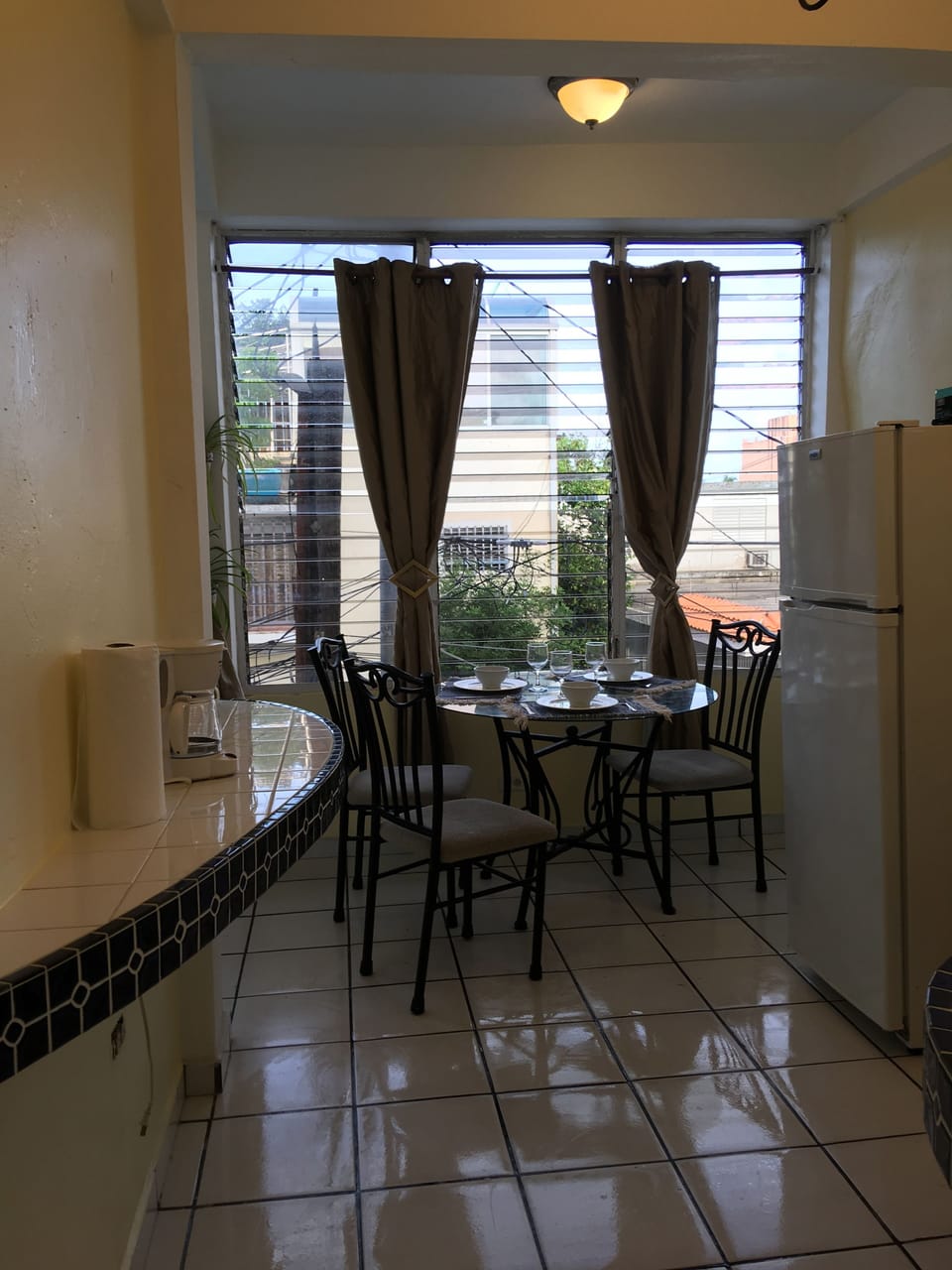 Basic Double Room | In-room dining