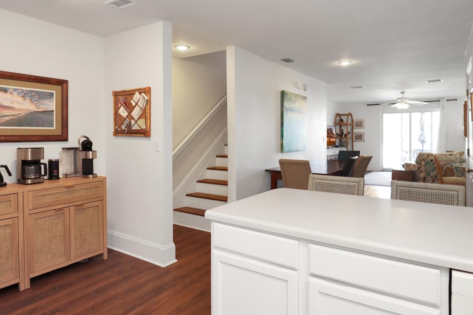 House, 1 King Bed (Barrier Dunes 422 ) | Interior