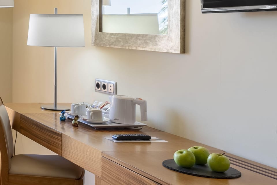 Minibar, desk, free WiFi, bed sheets