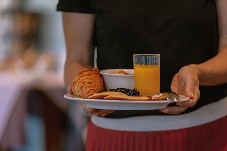 Daily buffet breakfast for a fee