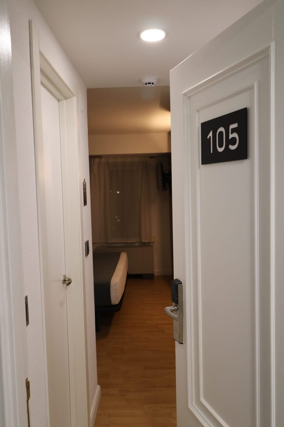 Double Room | Desk, blackout drapes, iron/ironing board, free WiFi