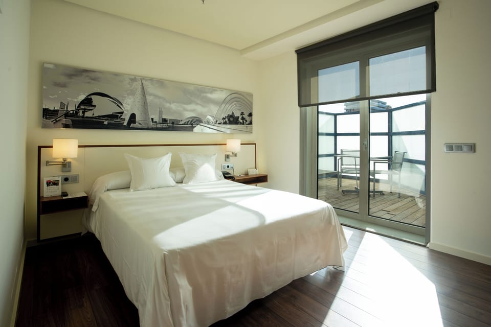 Superior Double or Twin Room, Terrace | Premium bedding, down comforters, minibar, in-room safe