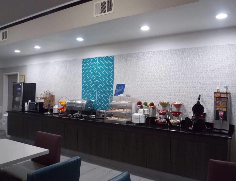 Free daily buffet breakfast