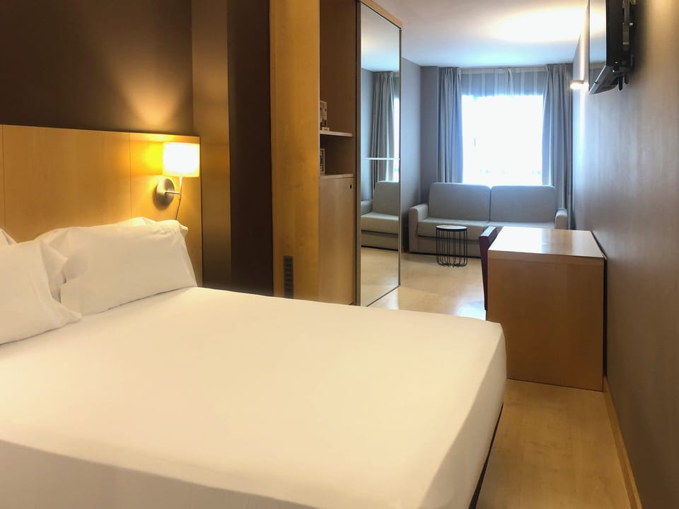 Minibar, in-room safe, desk, iron/ironing board