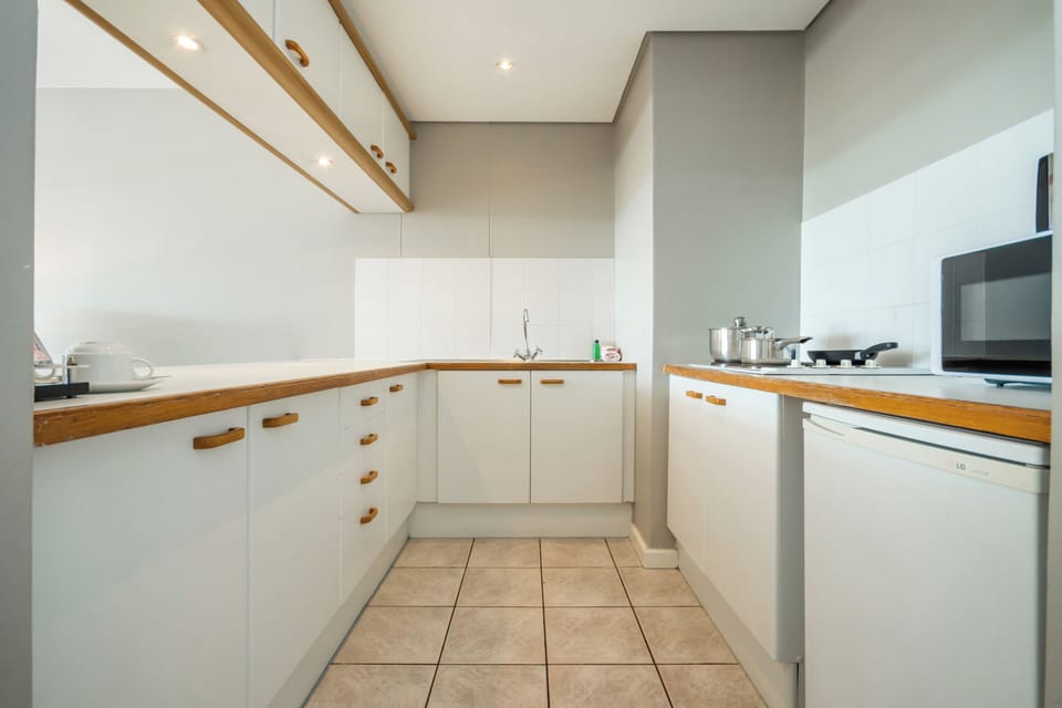 Room, Lagoon View | Private kitchen | Microwave, stovetop, coffee/tea maker, electric kettle