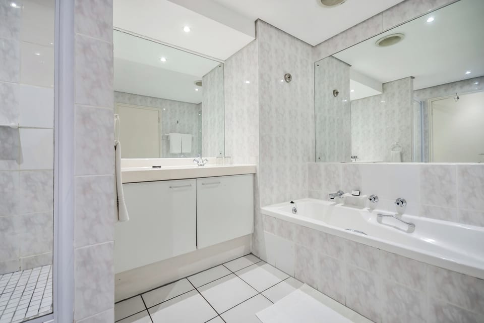 Room, Lagoon View | Bathroom | Separate tub and shower, free toiletries, hair dryer, towels