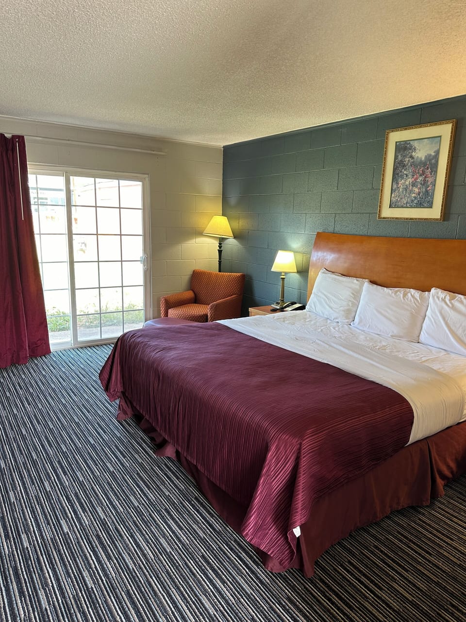 Standard Room, 1 King Bed | Blackout drapes, iron/ironing board (on request)