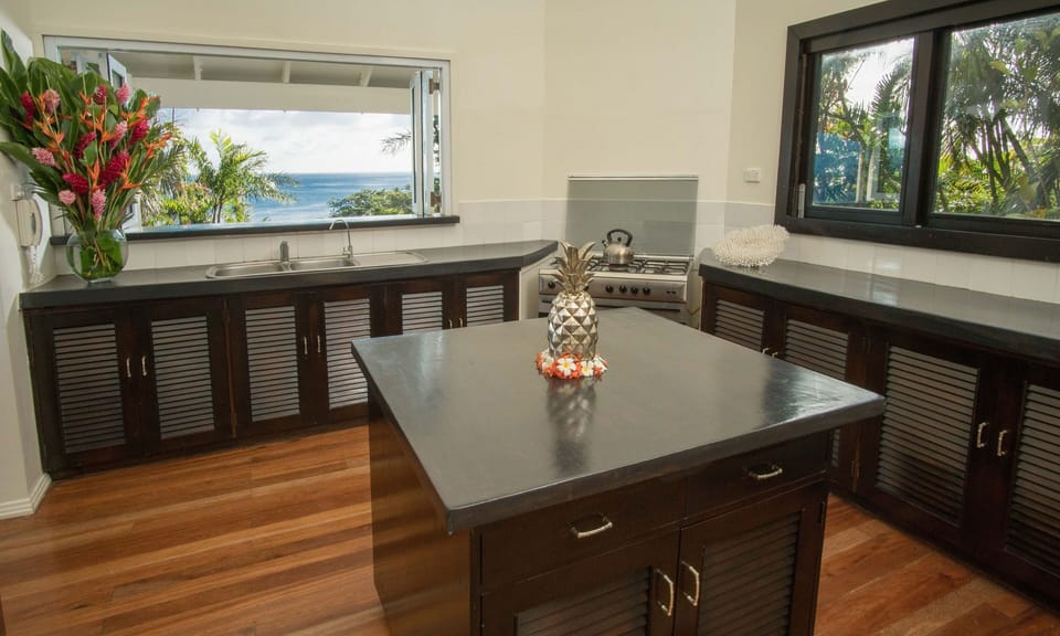 Luxury Villa | Private kitchen | Fridge, microwave, oven, stovetop