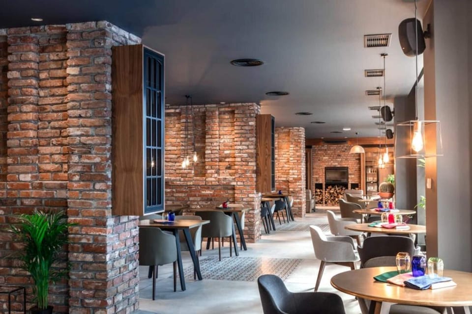 Daily buffet breakfast (EUR 15 per person)