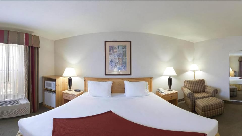 In-room safe, desk, iron/ironing board, free cribs/infant beds