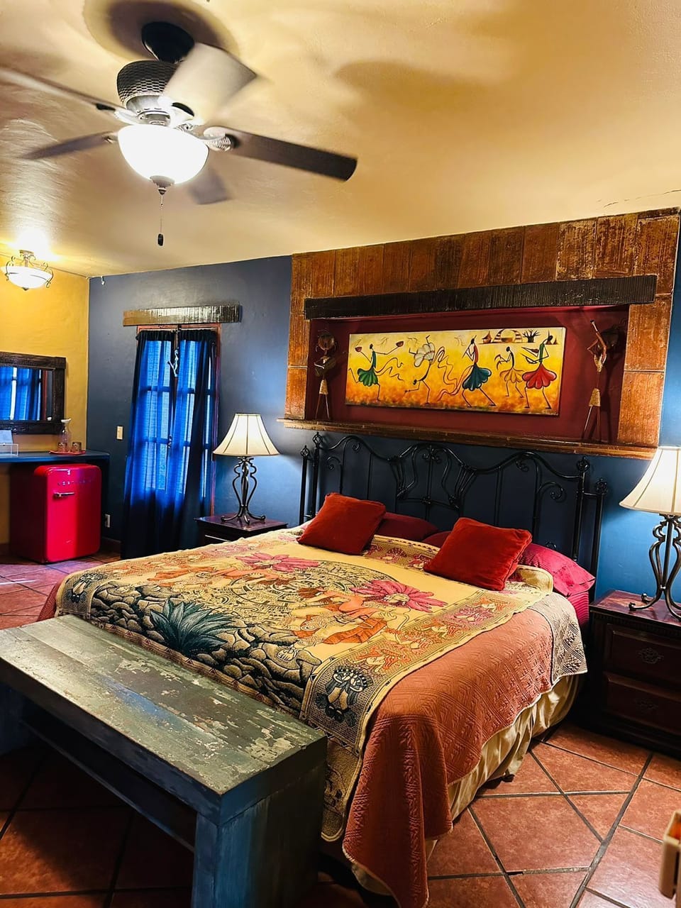 3- Carnaval | Minibar, in-room safe, individually decorated, individually furnished