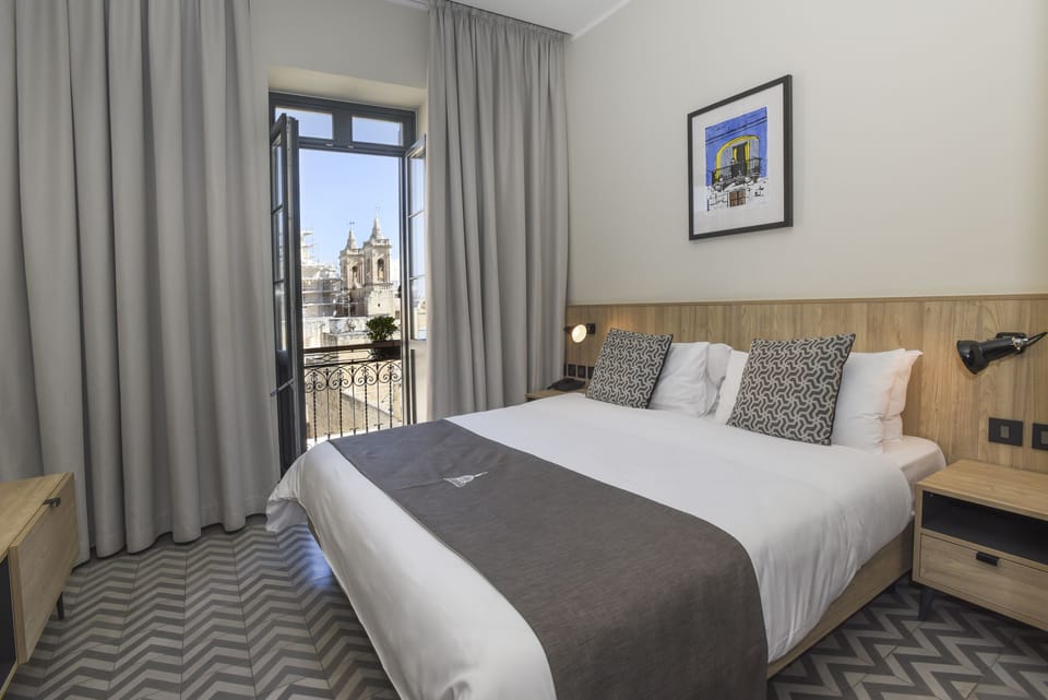 Double or Twin Room, Balcony | Minibar, in-room safe, desk, laptop workspace