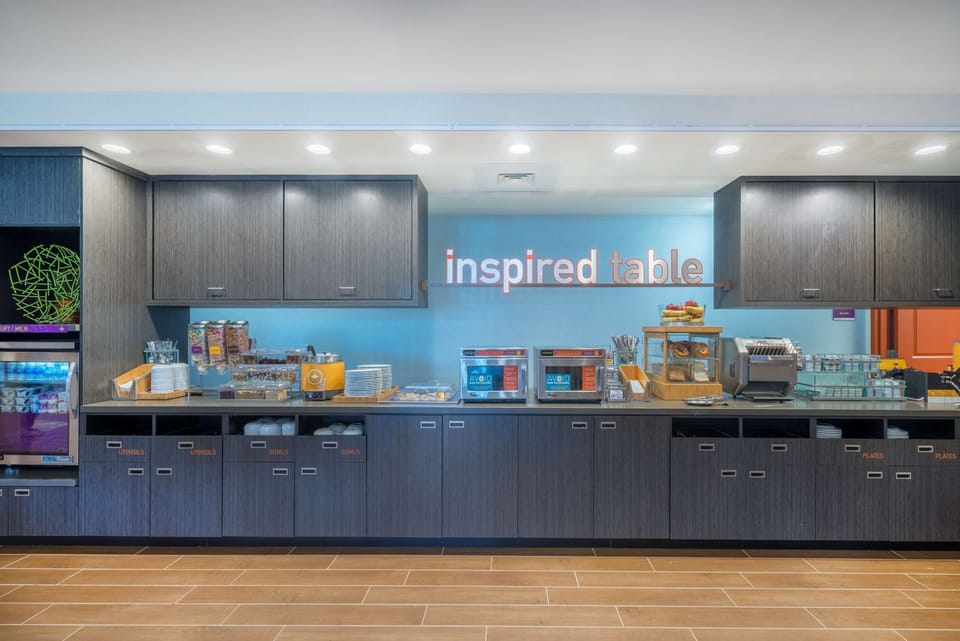 Free buffet breakfast on weekdays