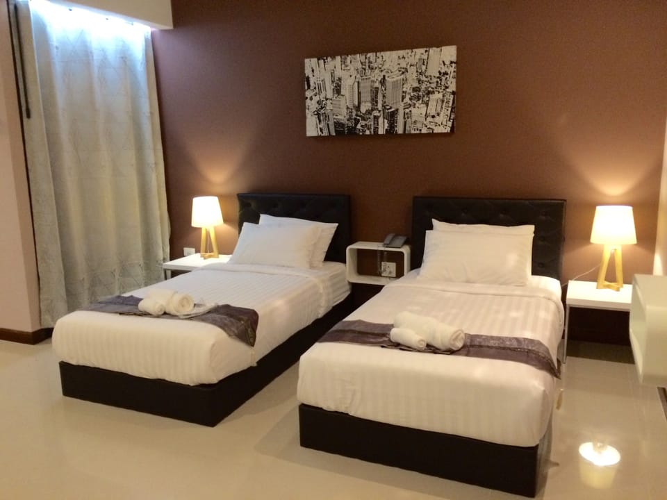 Gold Room, Twin | Free WiFi, bed sheets