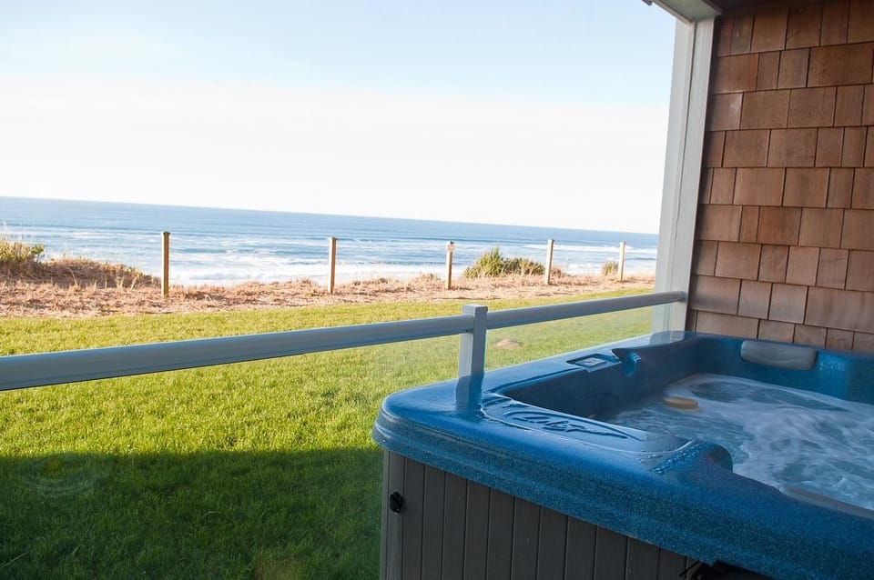 Condo, 2 Bedrooms, Ocean View, Beachfront | Terrace/patio