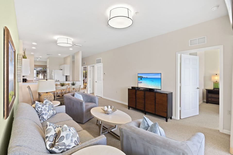 Deluxe House, 2 Bedrooms, Golf View, Lakeside | Living room | Flat-screen TV