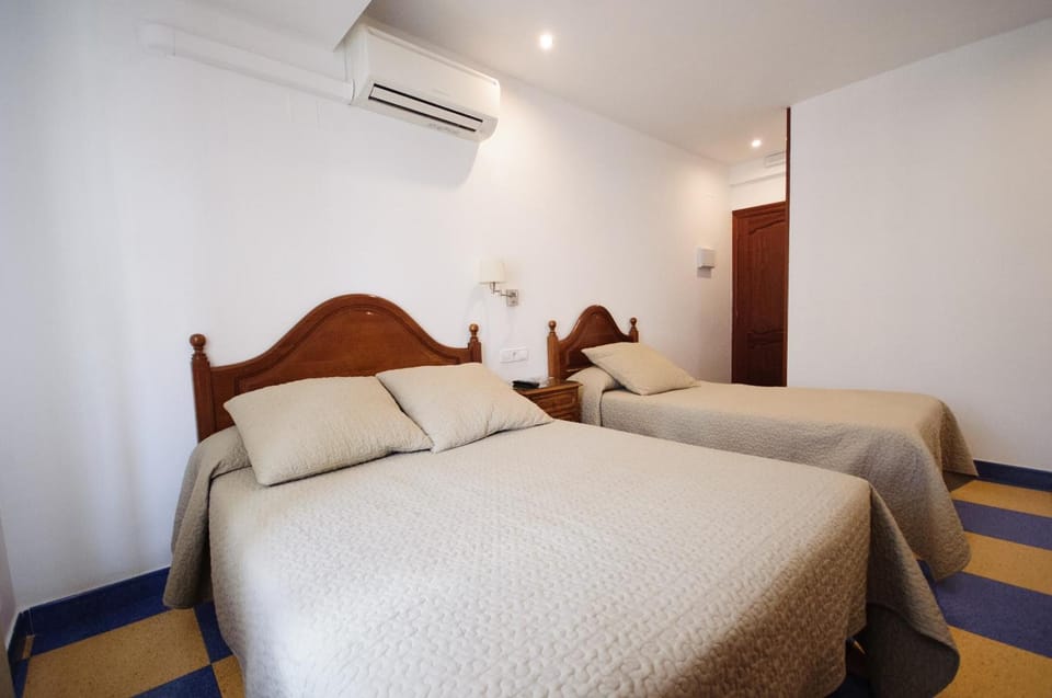 Blackout drapes, cribs/infant beds, free WiFi