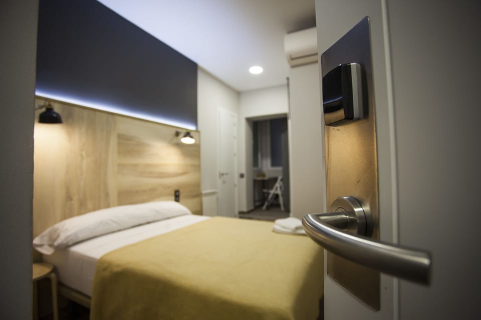 Double Room | Individually decorated, desk, blackout drapes, soundproofing