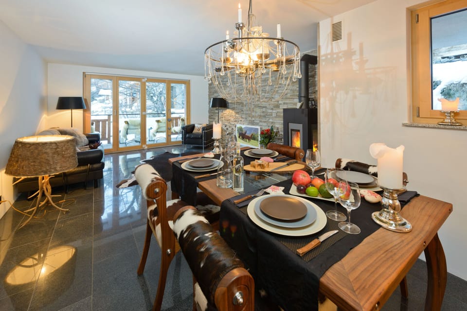Two-Bedroom Apartment | In-room dining