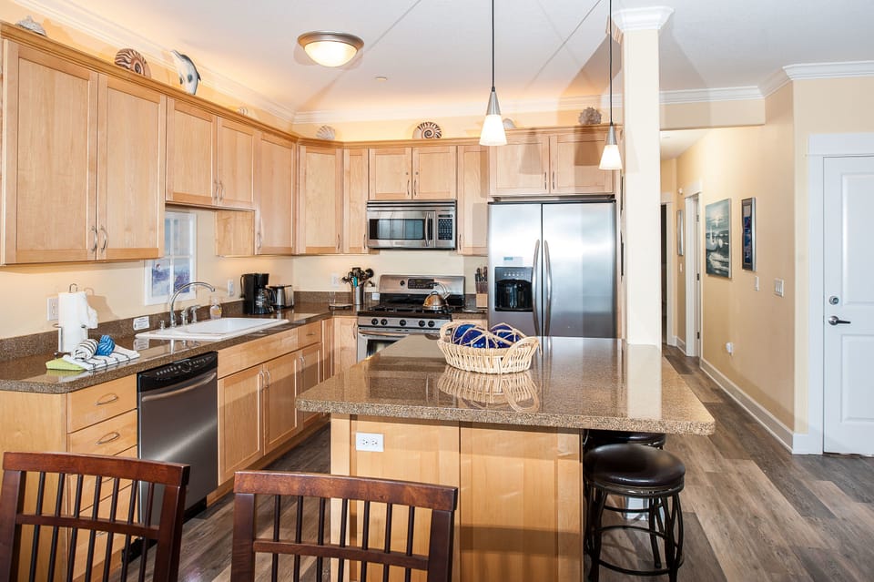 Condo, 2 Bedrooms, Ocean View, Beachfront | Private kitchen | Fridge, microwave, oven, stovetop