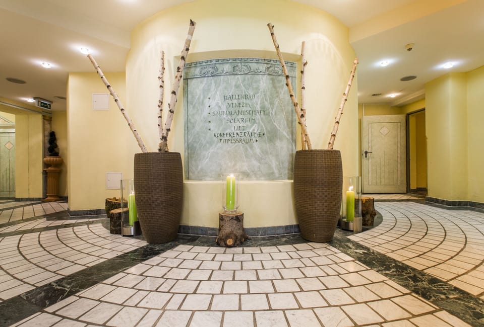 Sauna, hot tub, steam room, body treatments, aromatherapy