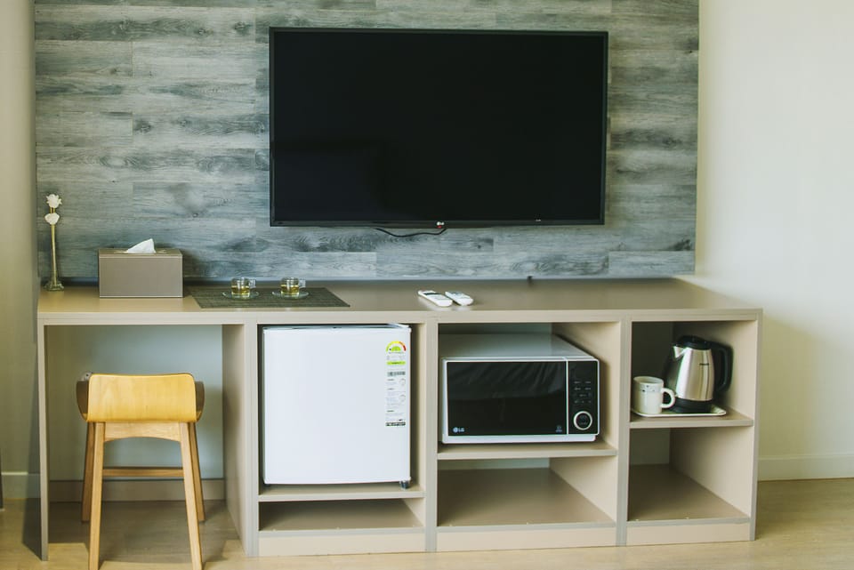 Adam (Floors are randomly assigned) | Premium bedding, soundproofing, free WiFi, bed sheets