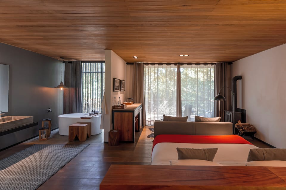 Forest Suite | Premium bedding, down comforters, pillowtop beds, in-room safe