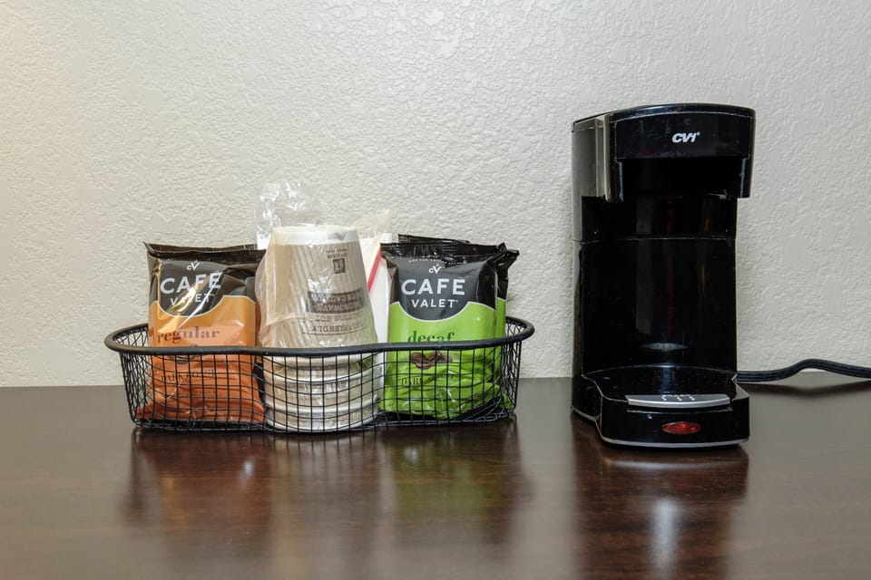 Superior Room, 1 King Bed, Non Smoking | Room amenity