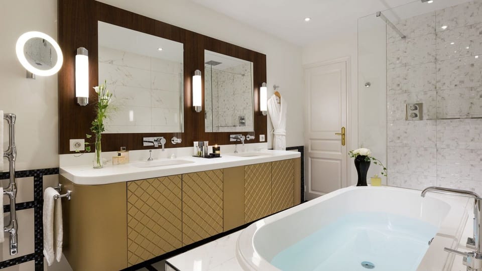 Presidential Suite | Premium bedding, minibar, in-room safe, individually decorated