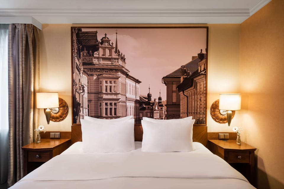 Suite, 1 Bedroom | 1 bedroom, hypo-allergenic bedding, in-room safe, desk