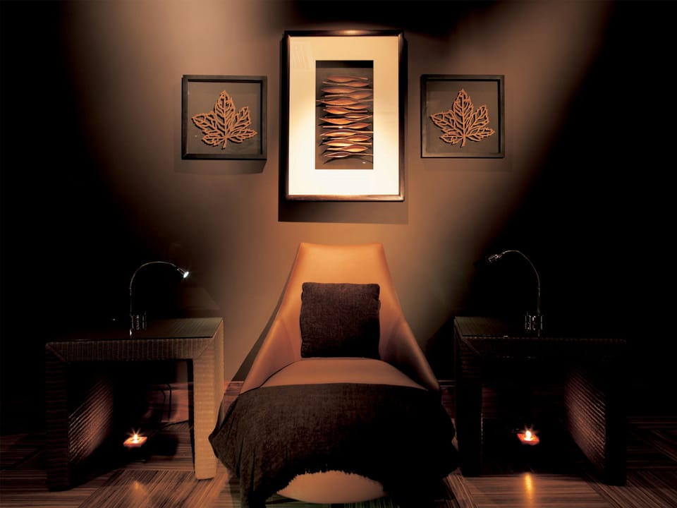 Sauna, steam room, body treatments, aromatherapy, body scrubs, facials