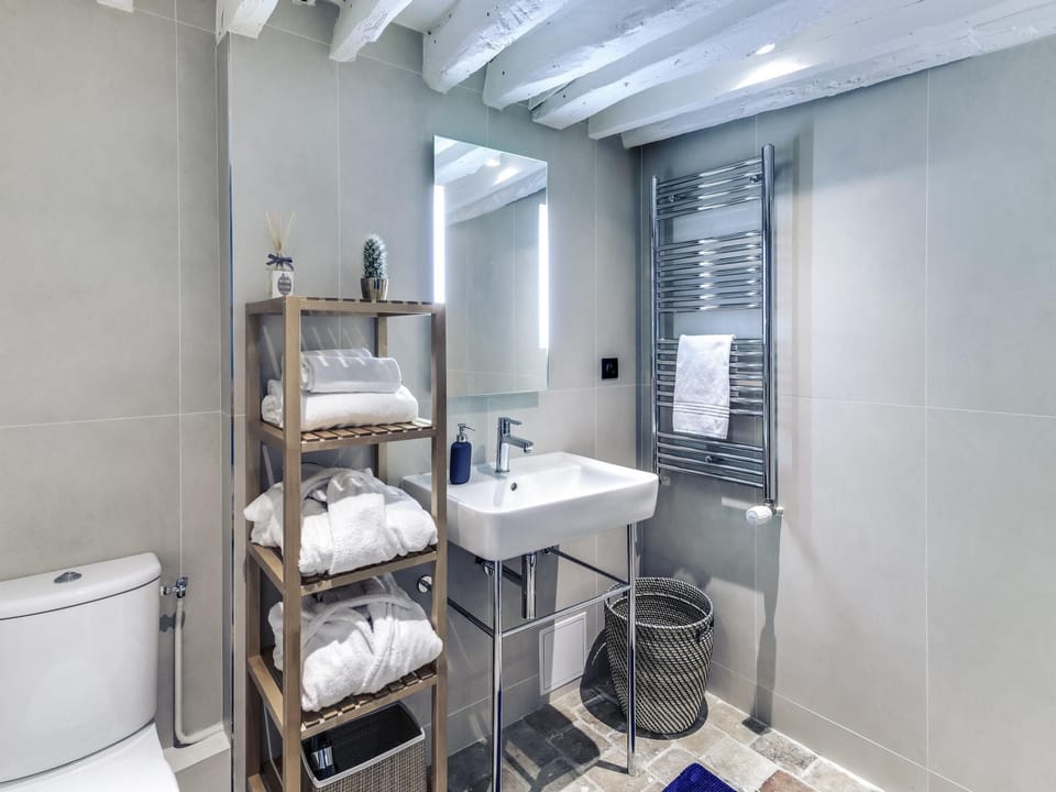 Apartment, 1 Bedroom | Premium bedding, in-room safe, blackout drapes, soundproofing