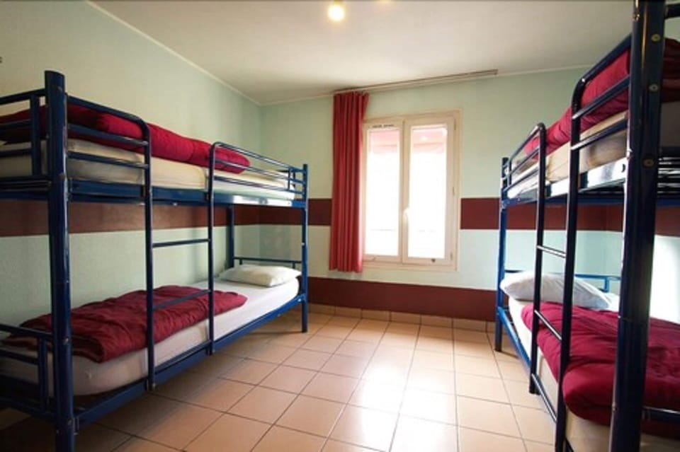 In-room safe, free WiFi, bed sheets
