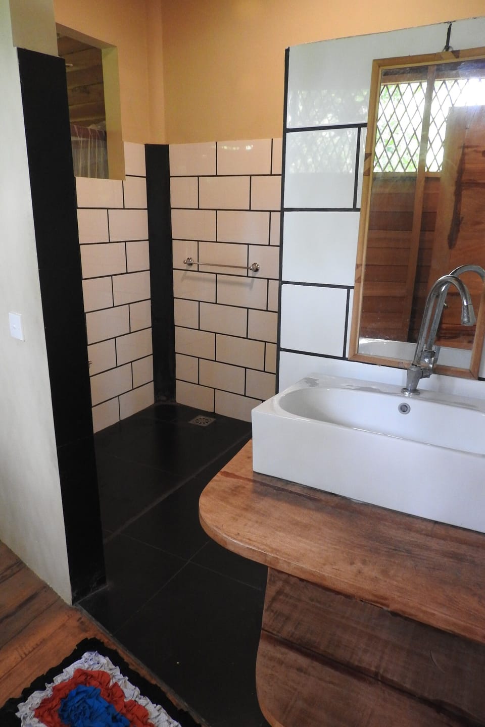 Panoramic Double Room | Bathroom | Shower, free toiletries, towels