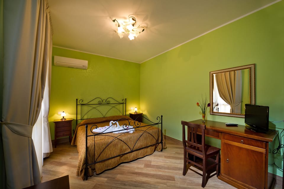 Double Room | Premium bedding, minibar, in-room safe, desk