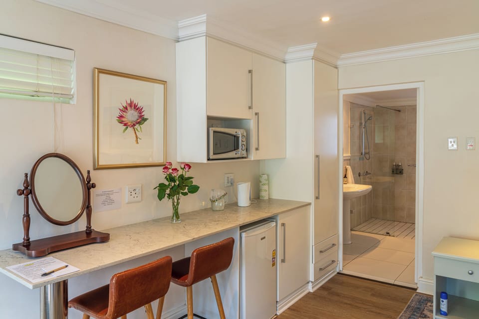 Garden Room  | In-room safe, desk, iron/ironing board, free WiFi