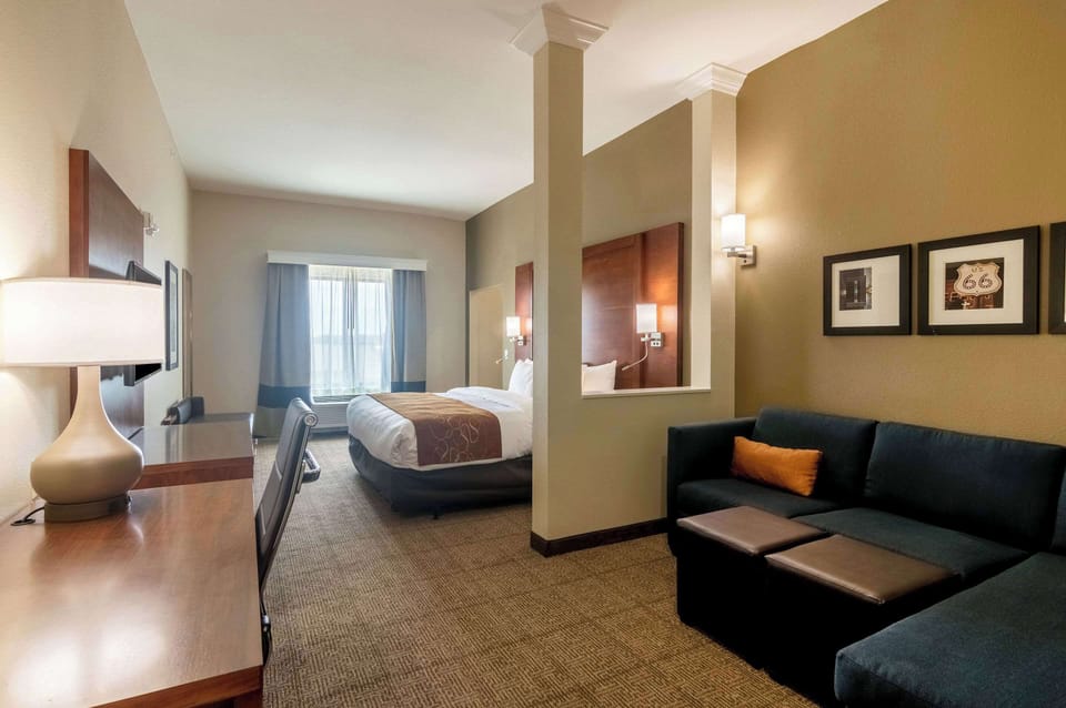 Premium bedding, down comforters, free cribs/infant beds, free WiFi