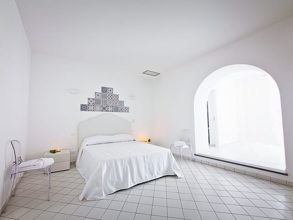 Deluxe Room | Egyptian cotton sheets, premium bedding, down comforters