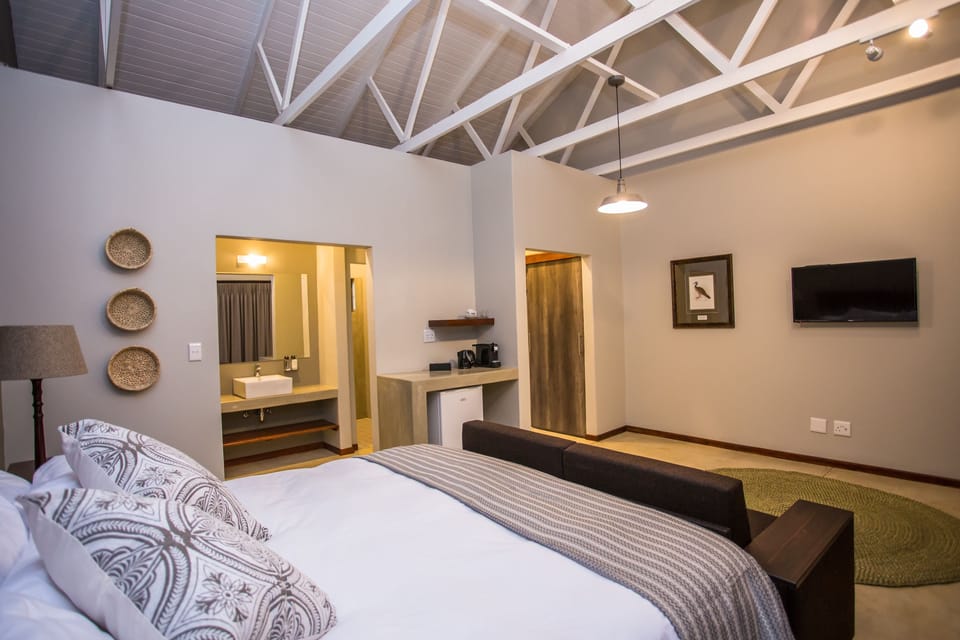 Luxury Double or Twin Room | In-room safe, desk