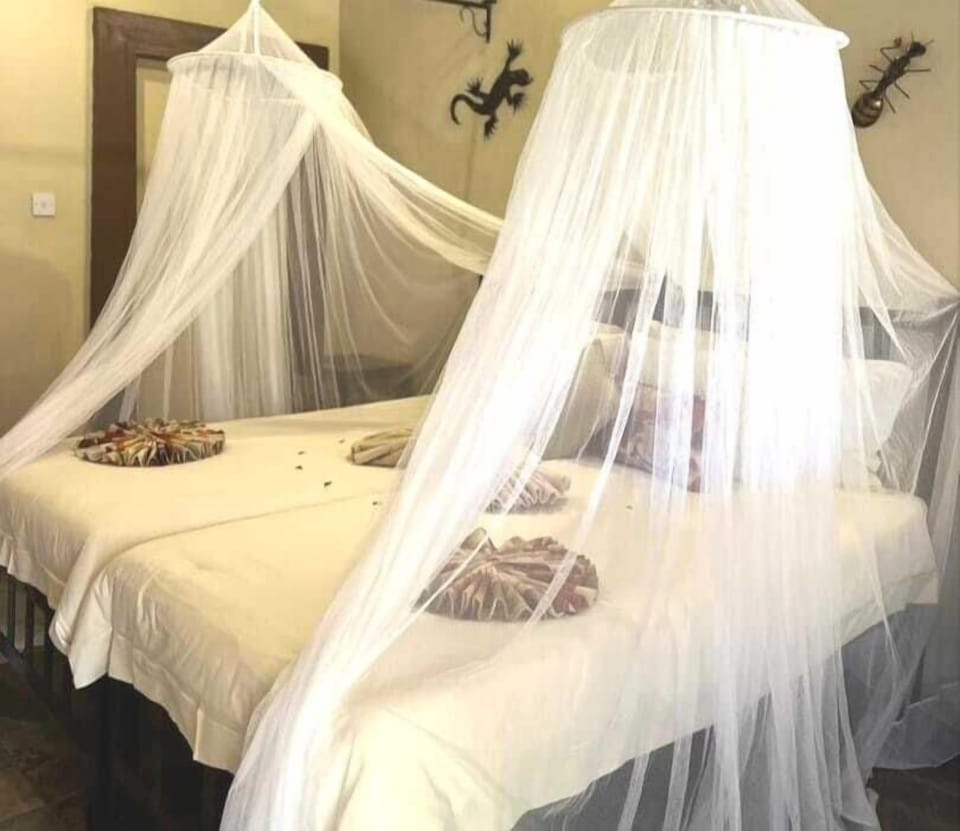 In-room safe, desk, rollaway beds (surcharge), WiFi (free)