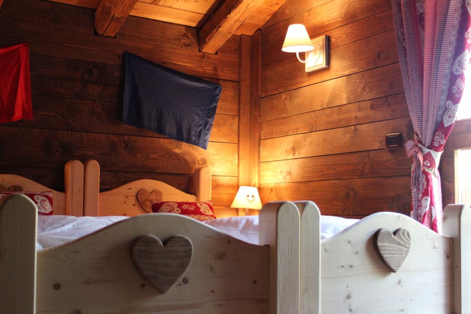 Standard Double or Twin Room, Balcony | In-room safe, individually decorated, individually furnished, desk