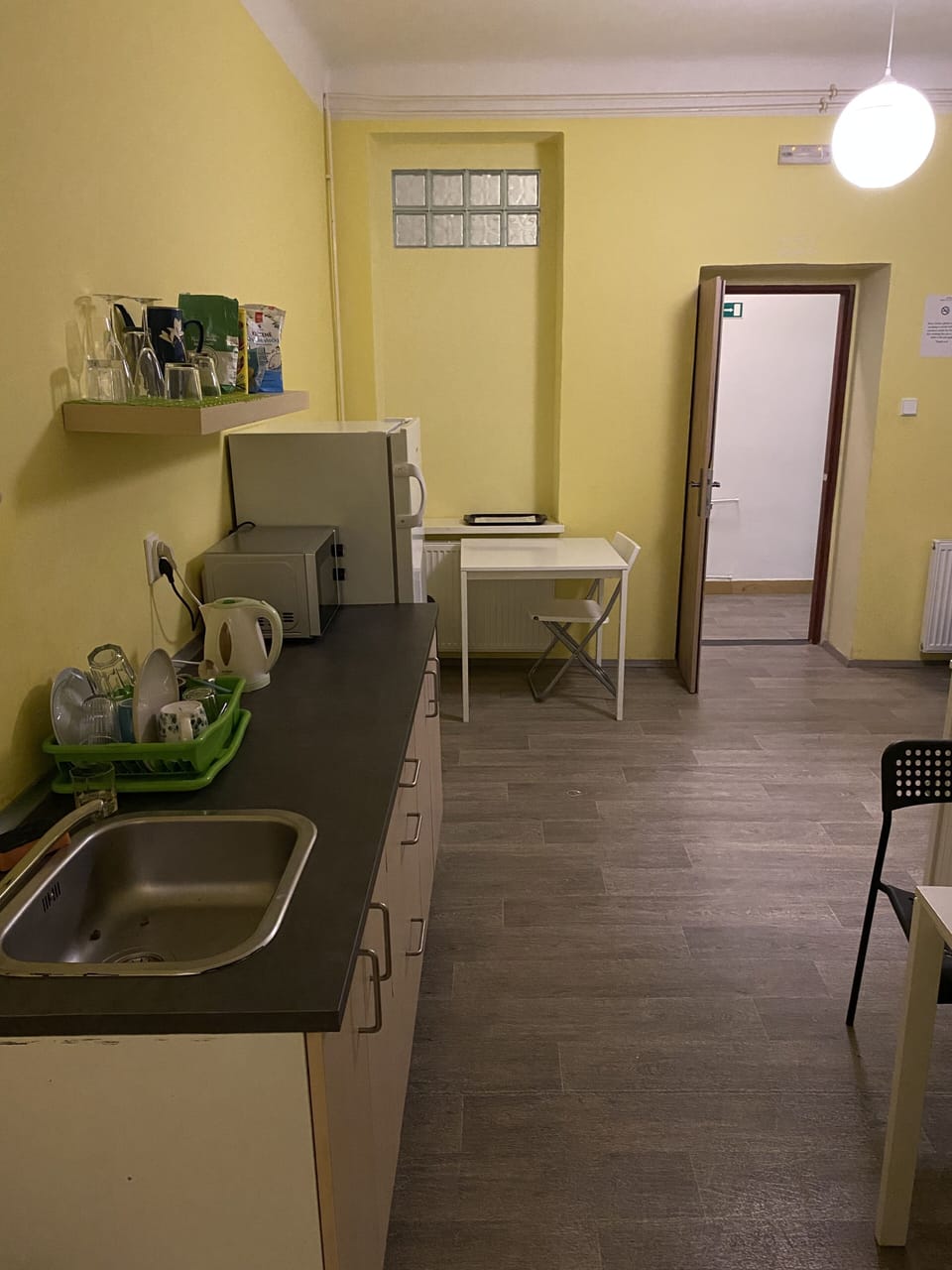 Fridge, microwave, stovetop, electric kettle