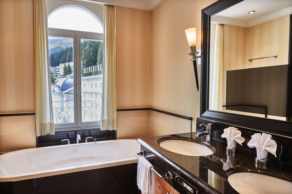 Hypo-allergenic bedding, minibar, in-room safe, desk