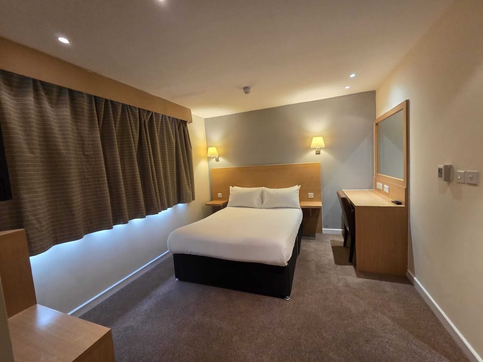 Standard Double Room | In-room safe, individually decorated, individually furnished, desk