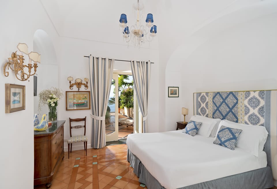 Superior Double Room, Balcony, Sea View | Minibar, in-room safe, desk, blackout drapes