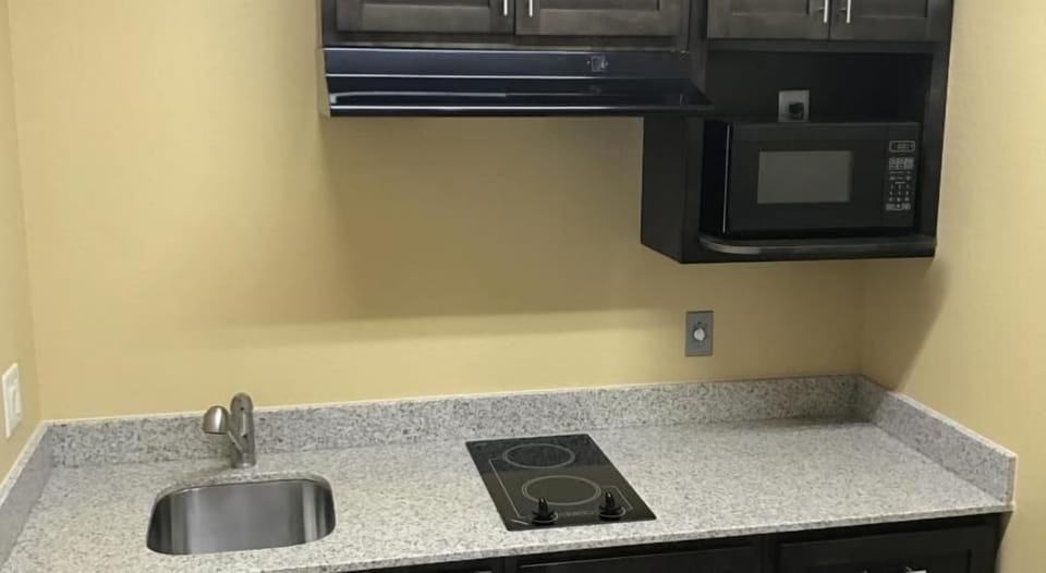 Fridge, microwave