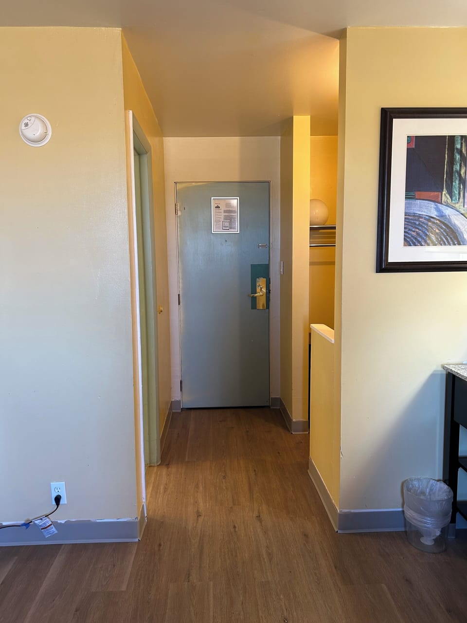 Standard Single Room, 1 Queen Bed, Non Smoking | Individually decorated, individually furnished, desk, free WiFi